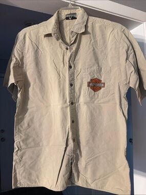 Harley-Davidson Men’s Beige Short Sleeve Button-Down Work Shirt with Logo Patch